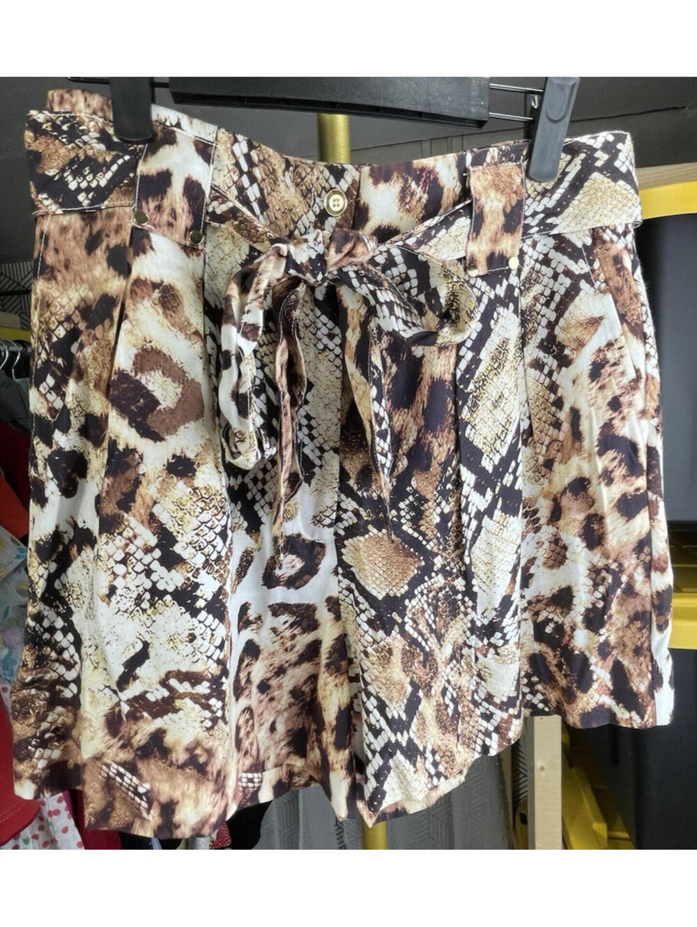 KAREN MILLEN Animal Print Shorts Women's SZ 8 NWOT Linen Zipper Pockets Chic